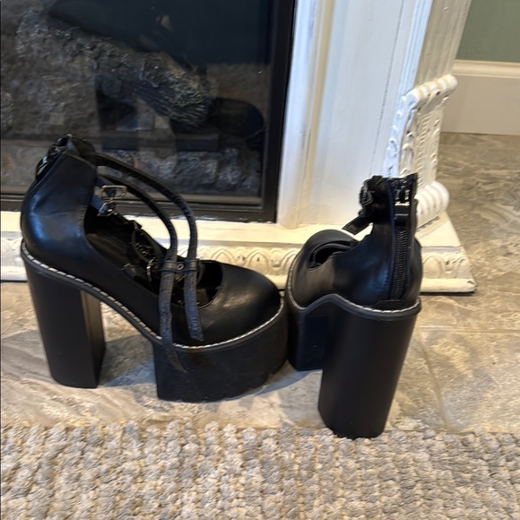 Black Platform Women's Shoes - Picture 5 of 5